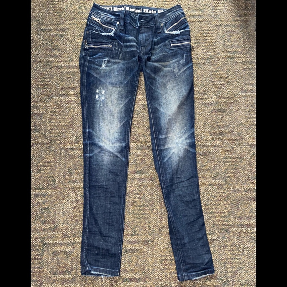 Women’s Rock Revivals Jeans NEVER WORN!